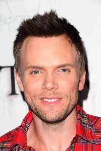 Фото Джоел Макхейл (Joel McHale)