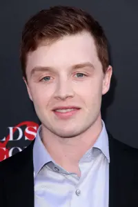 Фото Ноель Фішер (Noel Fisher)