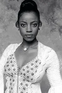 Фото  (Bern Nadette Stanis)
