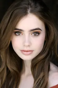 Фото Лілі Коллінз (Lily Collins)