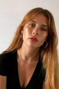 Фото  (Mia Tomlinson)