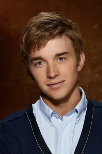 Фото Чандлер Мессі (Chandler Massey)