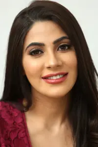 Фото  (Nikki Tamboli)