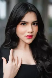 Фото Давіна Карамой (Davina Karamoy) #520994