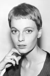 Фото Мія Ферроу (Mia Farrow)