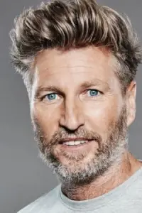 Фото  (Robbie Savage)