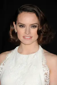 Фото Дейзі Рідлі (Daisy Ridley)