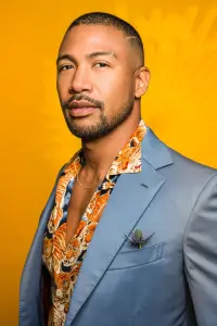 Фото  (Charles Michael Davis)