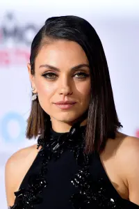 Фото Міла Куніс (Mila Kunis)