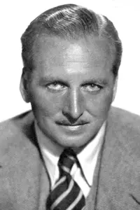 Фото  (Philip Strange)