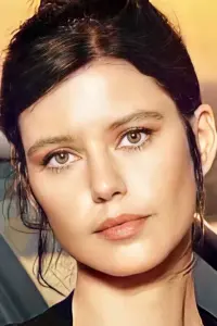 Фото Берен Саат (Beren Saat)
