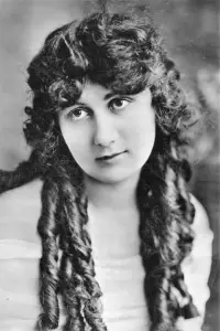 Фото  (Vivian Edwards)