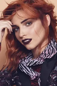 Фото Мінні Вест (Minnie West)