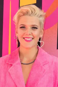 Фото  (Betty Who)