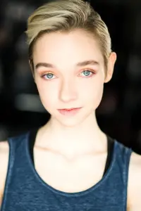 Фото Джулія Сара Стоун (Julia Sarah Stone)