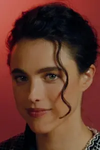 Фото Маргарет Квалі (Margaret Qualley)