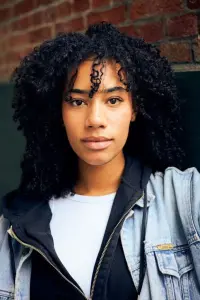 Фото  (Joy Ewulu)