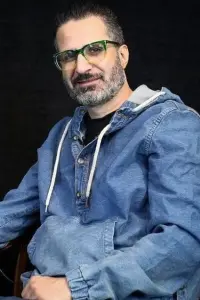 Фото  (Adel Tabrizi)