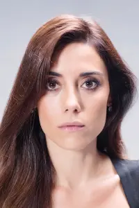 Фото  (Cansu Dere)