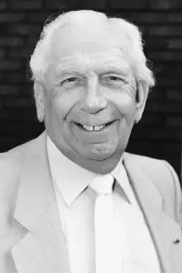 Фото  (Arthur English)