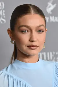 Фото  (Gigi Hadid)