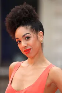 Фото Перл Макі (Pearl Mackie)