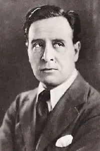 Фото  (Conway Tearle) #323792