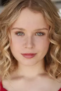Фото Еліза Сканлен (Eliza Scanlen)