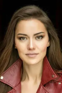 Фото  (Fahriye Evcen)