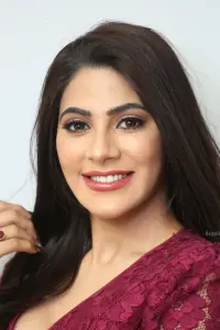 Фото  (Nikki Tamboli)