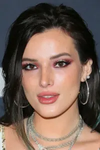 Фото Белла Торн (Bella Thorne)