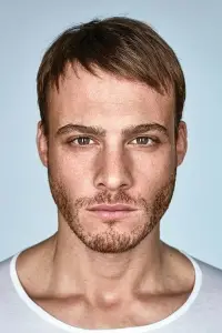 Фото  (Kerem Bürsin) #342911