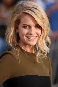 Фото Аліса Єва (Alice Eve)
