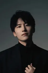 Фото  (Liu Yilong)