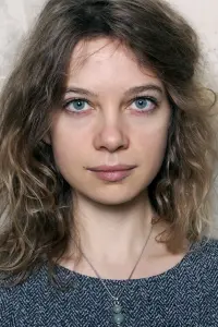 Фото Лаура Тюльє (Laura Tuillier)