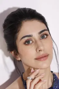 Фото  (Warina Hussain)