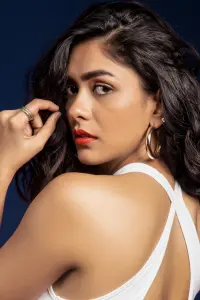 Фото Мрунал Тхакур (Mrunal Thakur)