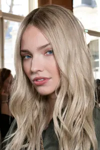 Фото Саша Лусс (Sasha Luss)