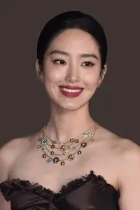 Фото  (Yang Caiyu)