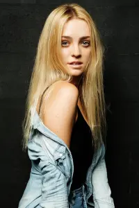 Фото  (Cleo Massey)