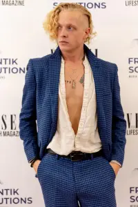 Фото  (Rae Serbeck) #503181