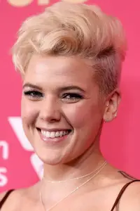 Фото  (Betty Who)