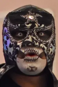 Фото  (Pentagón Jr.)