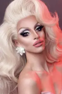 Фото  (Miz Cracker)
