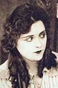 Фото  (Josephine Stevens)