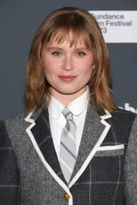 Фото Еліза Сканлен (Eliza Scanlen)