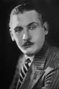 Фото  (Lew Cody)