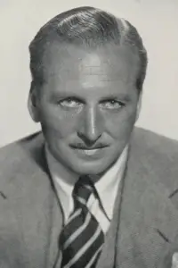 Фото  (Philip Strange)