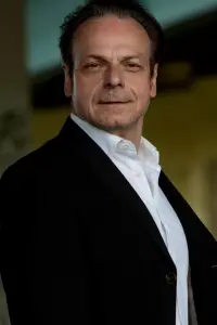 Фото  (Robert Meller)