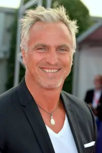 Фото  (David Ginola)